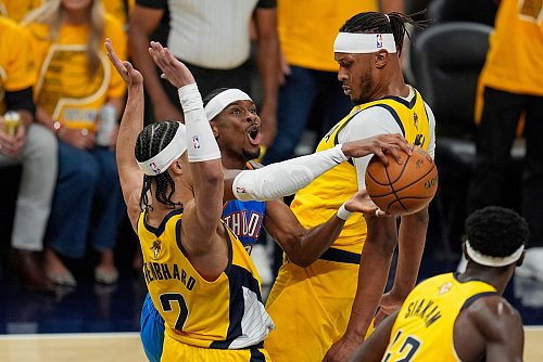 Shai Gilgeous-Alexander sah sich oft in scheinbar ausweglosen Situationen gegen die Pacers-Verteidiger. - © Abbie Parr/AP/dpa
