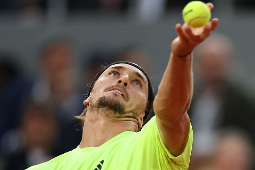 Alexander Zverev ist in Paris im Viertelfinale ausgeschieden. - © Marcin Cholewinski/ZUMA Press Wire/dpa