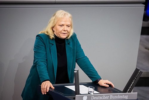 Die AfD-Politikerin Ulrike Schielke-Ziesing scheitert und wird nicht Vorsitzende des mächtigen Haushaltsausschusses. (Archivbild) - © Christoph Soeder/dpa