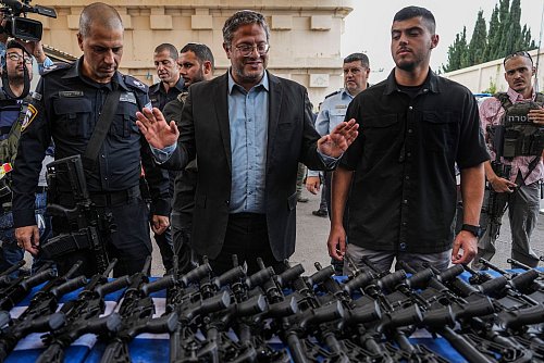 Ben-Gvir sorgt immer wieder mit schrillen Tönen für Empörung. (Archivbild) - © Tsafrir Abayov/AP/dpa