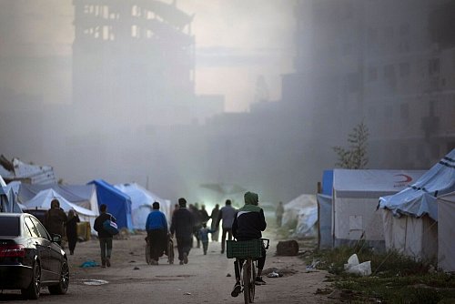 Rauch steigt nach einem israelischen Angriff auf. (Archivbild) - © Jehad Alshrafi/AP/dpa