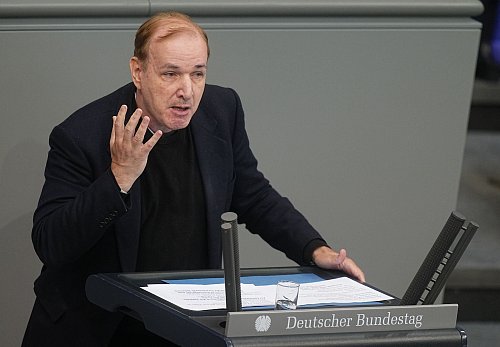 Der innenpolitische Sprecher der AfD-Fraktion, Gottfried Curio, wünscht forderte ein «Moratorium bei der Einbürgerung». - © Michael Kappeler/dpa