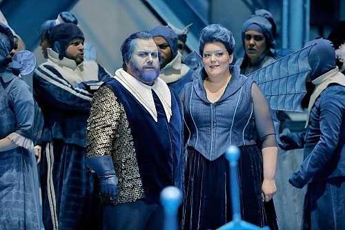 Szene aus «Lohengrin». - © Enrico Nawrath/Bayreuther Festspiele/dpa
