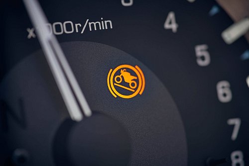 Kein Zurückrollen: Der Berganfahrassistent der Honda Gold Wing sorgt für einen sicheren Start, selbst an steilen Hängen. - © Honda/dpa-tmn