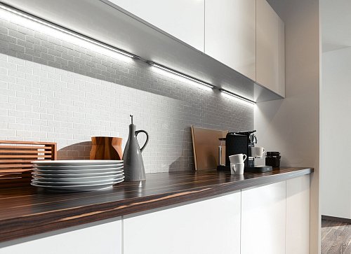 Helles Licht sorgt in der Küche für optimale Bedingungen – und damit für mehr Sicherheit auf den Arbeitsflächen. - © licht.de/Paulmann/dpa-tmn