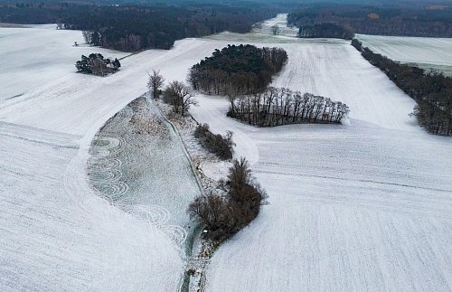 Der Winter bleibt laut DWD noch eine Weile in Deutschland. - © Patrick Pleul/dpa