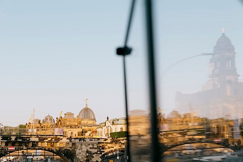 Blick vom Basteischlösschen, einem historischen Gebäude zwischen Semperoper und der Elbe, auf Dresden. - © Sven Döring für DMG/Sven Döring für DMG/dpa