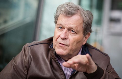 Norbert Haug traut Max Verstappen eine Aufholjagd im WM-Kampf zu. - © Christoph Schmidt/dpa