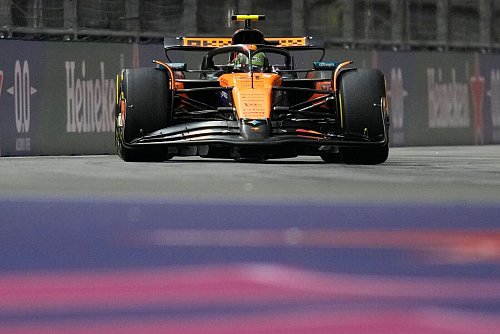 Der Dienstwagen kostete Norris alle Punkte für Rang zwei in Las Vegas. - © John Locher/AP/dpa