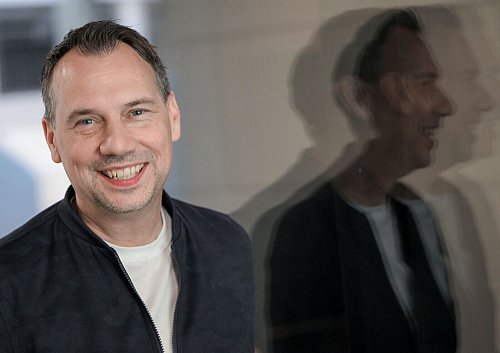 Fitzeks neues Buch soll «kein Thriller» sein. - © Jens Kalaene/dpa