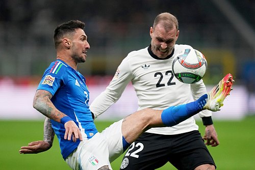 Hatte links hinten zu kämpfen: David Raum. - © Antonio Calanni/AP/dpa