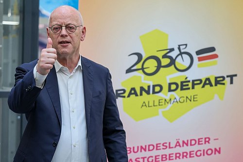 Rudolf Scharping, Ehrenpräsident von German Cycling, befürwortet das Projekt. - © Jan Woitas/dpa
