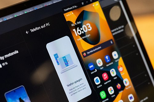 Telefon auf PC heißt die Option von Smart Connect, mit der sich das Smartphone inklusive aller Apps auf dem PC spiegeln lässt. - © Franziska Gabbert/dpa-tmn