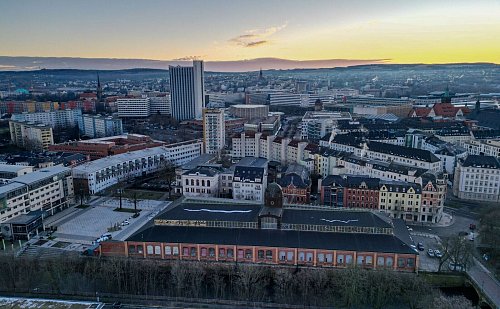Chemnitz ist die viertgrößte Stadt in Ostdeutschland. - © Hendrik Schmidt/dpa