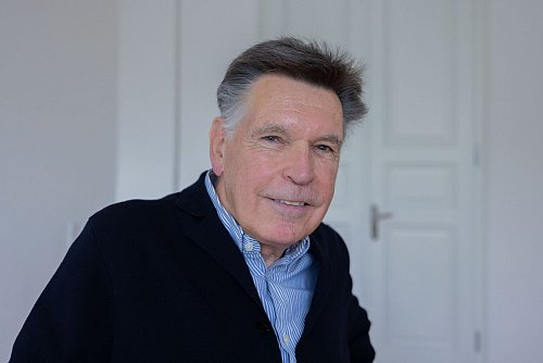 Für Kurator Gerhard Finckh hat das ehemalige Haus von Joseph Beuys eine herausgehobene Bedeutung. - © Rolf Vennenbernd/dpa