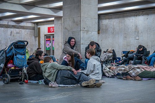 Massive russische Angriffe hatten erneut schwere Folgen für die Menschen in der Ukraine. - © Dan Bashakov/AP/dpa