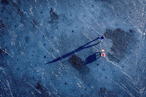 Endlich! Mancherorts gefrieren die Seen zu. - © Jens Büttner/dpa