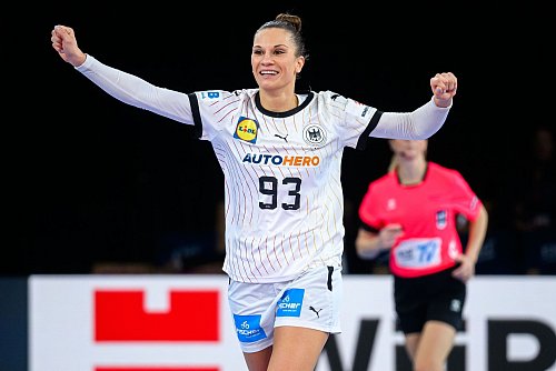 Kreisläuferin Julia Behnke beendet im Sommer ihre Karriere und gehört schon jetzt nicht mehr zum DHB-Aufgebot. - © Marco Wolf/dpa