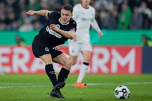 Kaars erzielt sein erstes Tor für St.Pauli. - © Rolf Vennenbernd/dpa