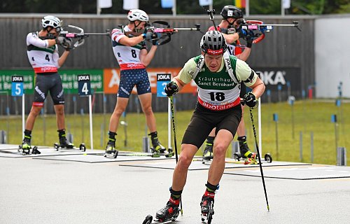 Könnte irgendwann Normalität werden: Biathlon auf Skirollern. (Archivbild) - © Uwe Lein/dpa