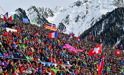 Werden auch in Zukunft die Biathlon-Stadien voll sein? (Archivbild) - © Hendrik Schmidt/dpa