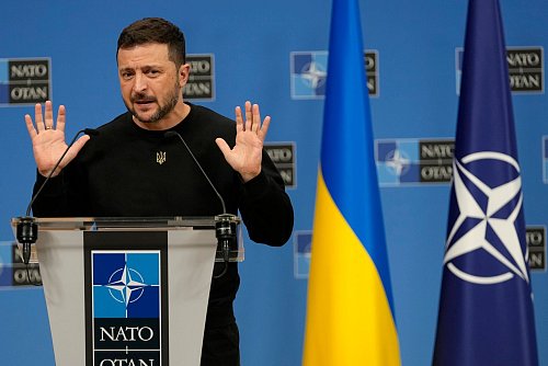 Selenskyj hofft auf eine Einladung zum Nato-Beitritt der Ukraine. (Archivbild) - © Virginia Mayo/AP/dpa