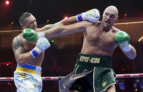 Auch das zweite WM-Duell der Schwergewichtsboxer Oleksandr Ussyk und Tyson Fury findet in Riad statt - © Nick Potts/PA Wire/dpa