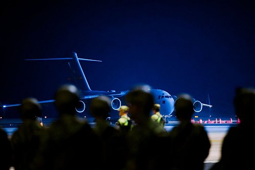 Die Militäraktion fand in der Nacht statt und wurde von El Salvadors Regierung gefilmt. - © ---/Regierung von El Salvador/dpa