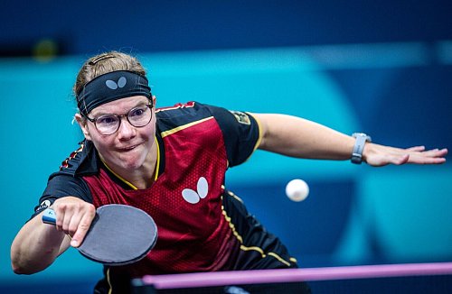 Tischtennisspielerin Juliane Wolf hat bei den Paralympics die Bronzemedaille gewonnen. - © Jens Büttner/dpa