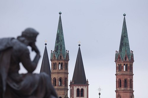 Die Kirchen in Bayern verlieren Jahr für Jahr Mitglieder. (Symbolbild) - © Karl-Josef Hildenbrand/dpa