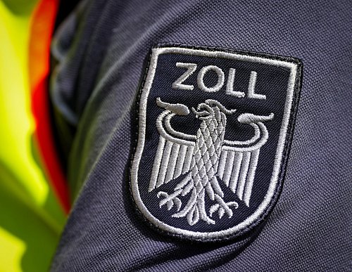 Bundesweite Zollrazzia gegen Schwarzarbeit in der Gastronomie. (Symbolbild) - © Soeren Stache/dpa