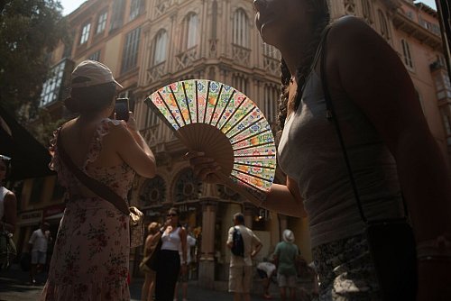 In manchen Teile Spaniens gab es in den vergangenen Wochen fast täglich Höchsttemperaturen von fast 40 Grad oder auch darüber. - © Clara Margais/dpa