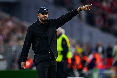 Unter Vincent Kompany ging es für den FC Bayern fast nur nach oben - © Tom Weller/dpa