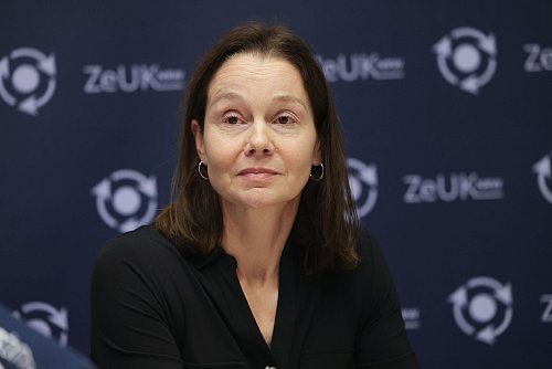 Oberstaatsanwältin Britta Affeldt leitet die bundesweit erste Zentralstelle gegen Umweltkriminalität. - © Oliver Berg/dpa
