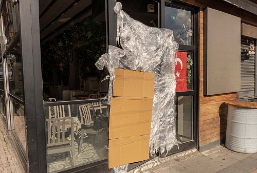 Behörden lassen ein Restaurant schließen. - © Ahmed Deeb/dpa