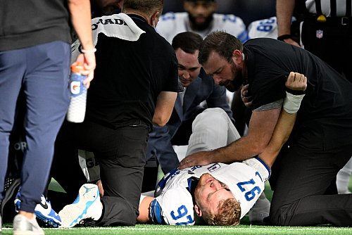Die Verletzung von Aidan Hutchinson war ein großer Stimmungsdämpfer für die Detroit Lions. - © Jerome Miron/AP/dpa