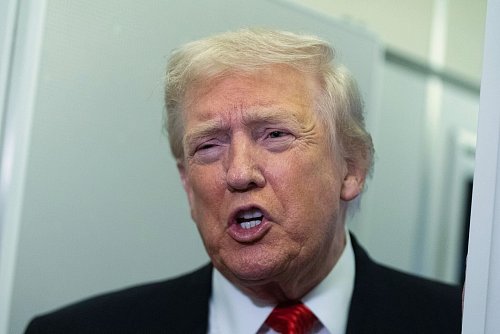 Trump mischt sich in den Wahlkampf ein. - © Manuel Balce Ceneta/AP/dpa