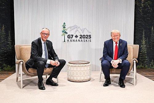 Vorletzte Woche trafen sich die beiden im Oval Office, jetzt sehen sie sich in den Rocky Mountains wieder. - © Guido Bergmann/Bundesregierung/dpa