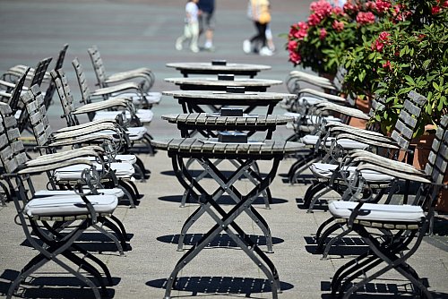 Biergärten und Caféterrassen - Mehr Raum für die Außengastro (Archivbild) - © Federico Gambarini/dpa
