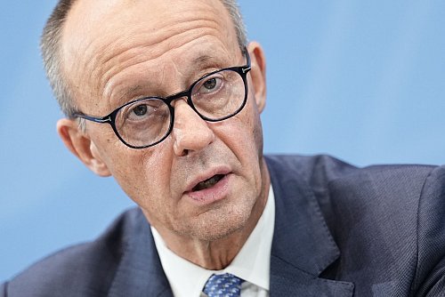 Kanzler Merz hat einen Brief an die EU-Kommissionspräsidentin geschrieben. - © Michael Kappeler/dpa