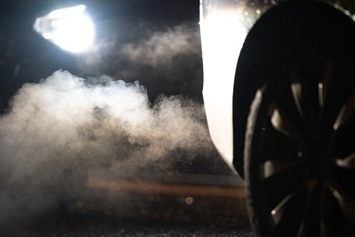 Die Emissionen im Verkehrssektor sollen sinken. (Archivbild) - © Sebastian Kahnert/dpa