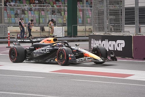 Beim Training in Aserbaidschan belegte Max Verstappen Platz sechs in der Tageswertung. - © Hasan Bratic/dpa