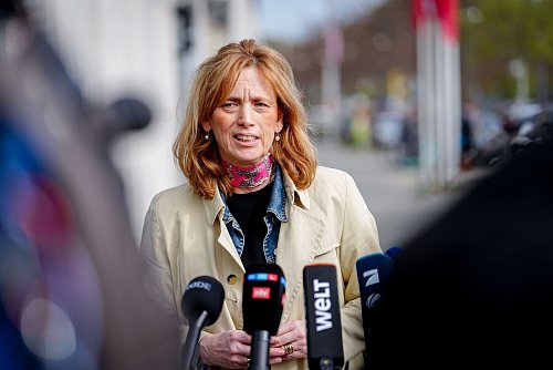 Auch Karin Prien ist schon länger im Gespräch. (Archivbild) - © Kay Nietfeld/dpa