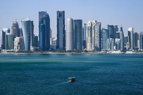 In der katarischen Hauptstadt Doha soll über die weitere Ausgestaltung der Waffenruhe verhandelt werden. (Archivbild) - © Bernd von Jutrczenka/dpa