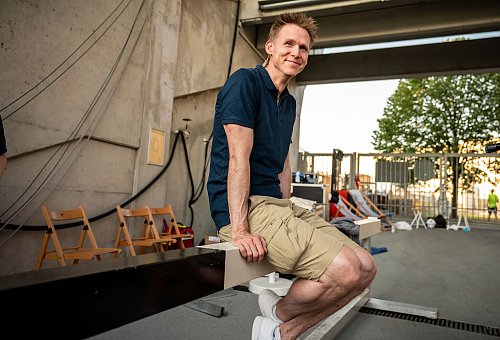 Der frühere Weltklasse-Zehnkämpfer Frank Busemann ist kein Fan vom Musikhören beim Laufen. (Archivbild) - © Michael Kappeler/dpa