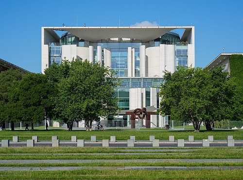 Ziel ist es, die Kompetenzen in der Sicherheitspolitik besser zu bündeln. (Archivbild) - © Soeren Stache/dpa