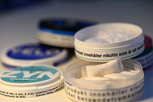 Ob Zyn von Philip Morris oder Velo von BAT - große Tabakkonzerne wollen lukrative Geschäfte machen mit den Pouches. - © Wolf von Dewitz/dpa