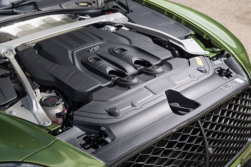 Nix mehr Zwölfzylinder: Für Vortrieb sorgt nun ein V8 mit elektrischer Unterstützung. - © Bentley/dpa-tmn
