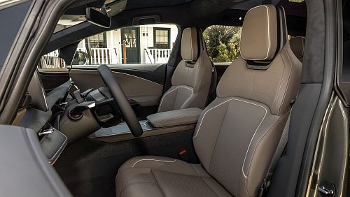 Hier sitzt man gern: die «Captain Chairs» für Fahrer und Beifahrer. - © Lucid/dpa-tmn