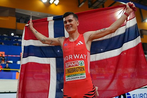 Während sich der Norweger Jakob Ingebrigtsen den Titel über die 1.500 Meter holte, stürzte Robert Farken. - © Peter Dejong/AP/dpa